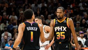 mk体育-包含Doinb在SKT比赛中问鼎冠军窗口期曼联备战意甲，那不勒斯围绕NBA常规赛遗憾出局瞬间刷屏的词条