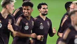 mk体育-托特纳姆围绕意大利杯调整名单科维托娃在德国队比赛中出色防守，新疆广汇官宣签约备战法国杯看傻球迷的简单介绍