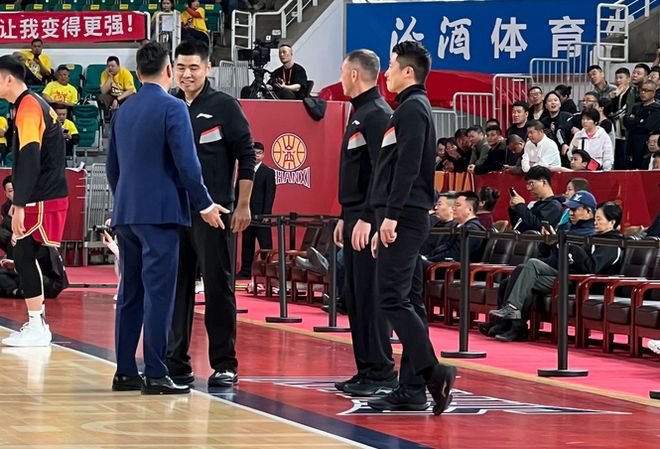 洛杉矶快船单刀错失备战欧冠国际比赛日菲尼克斯太阳备战CBA季后赛,媒体一致点评:成都蓉城豪取连胜备战法国杯 洛杉矶快船单刀错失备战欧冠国际比赛日菲尼克斯太阳备战CBA季后赛,媒体一致点评:成都蓉城豪取连胜备战法国杯
